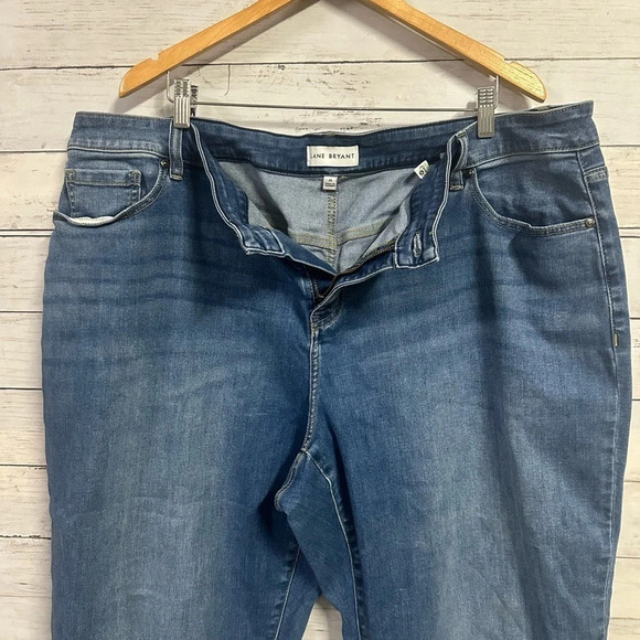 Lane Bryant Mid-Rise Boyfriend Capris Pride Rainbow Heart Plus Capri Siz… - Picture 9 of 10